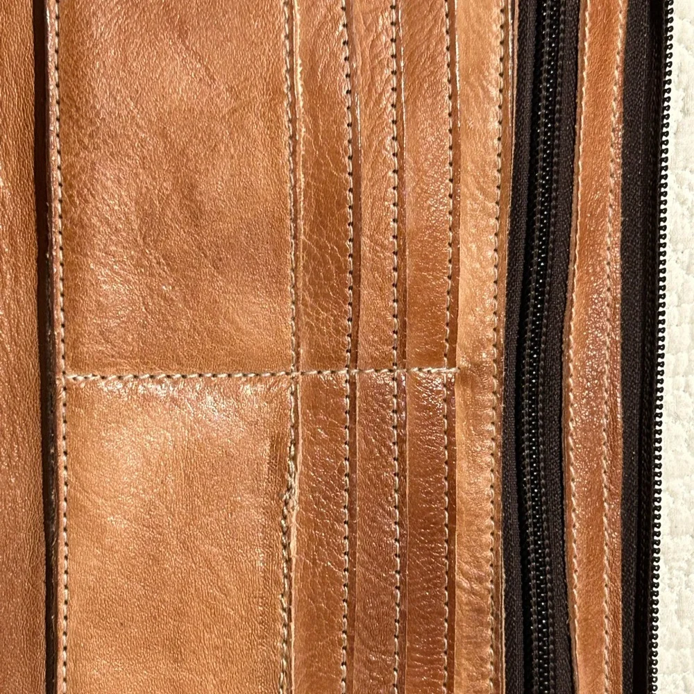 Tan Leather Women's Bag With Strap — Classic Tan